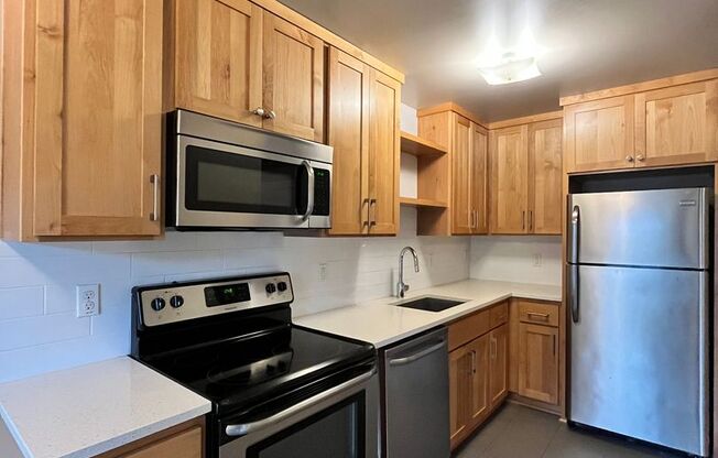 2 beds, 1 bath, $1,995, Unit 3