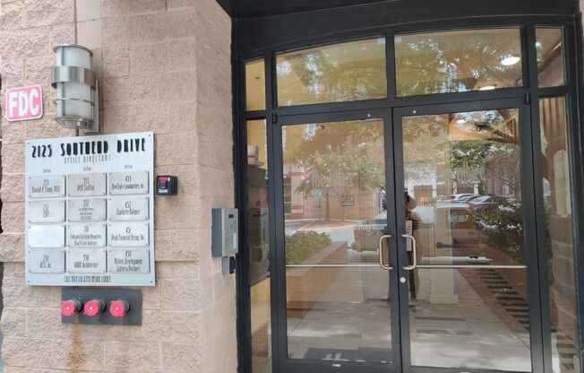 1 bed, 1 bath, $1,800, Unit #320