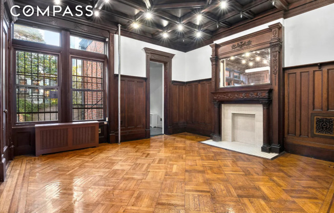 386 STERLING PL