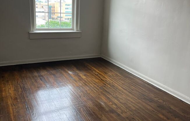 1 bed, 1 bath, 691 sqft, $1,200, Unit 704