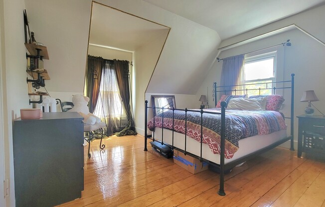 2 beds, 1 bath, 800 sqft, $2,800, Unit 3