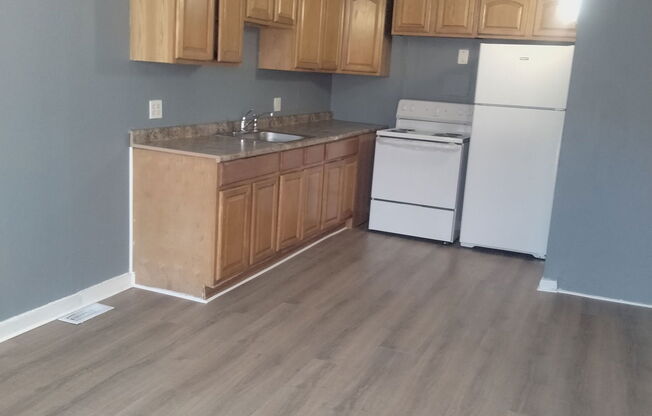 137 Naugatuck St