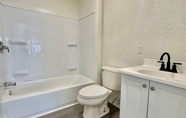 2 beds, 1 bath, $1,250