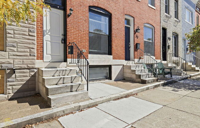 33 S E AVE