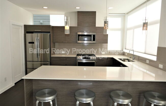 141B 22nd Ave E