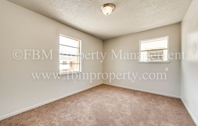 2 beds, 1 bath, $895, Unit 402