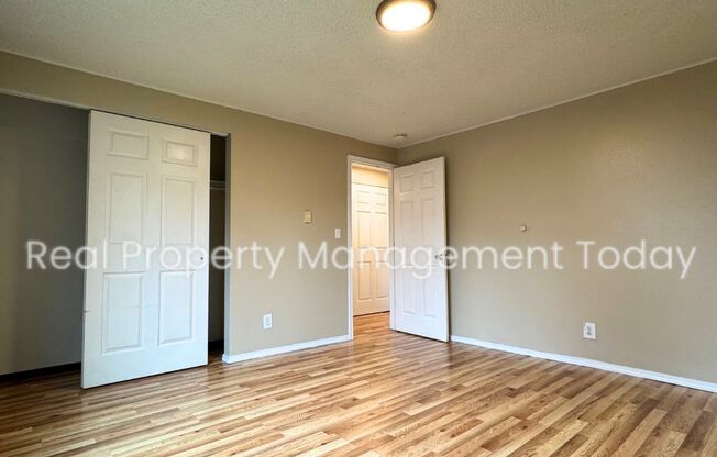 2 beds, 1 bath, 900 sqft, $1,425, Unit Unit B