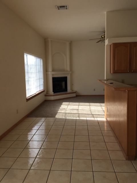 Beautiful 3 Bedroom, 2 Bathroom, Available Now!! **Move In Special $400.00 off First Months Rent**