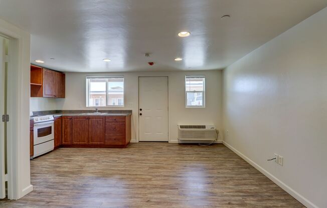 Studio, 1 bath, 288 sqft, $850, Unit Unit 26