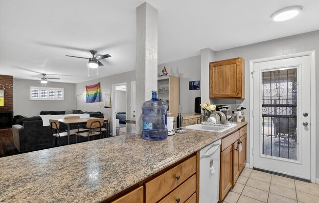 123 E ERIE DR