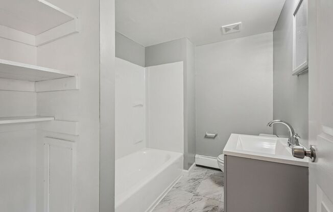 2 beds, 1 bath, 763 sqft, $1,585, Unit A5