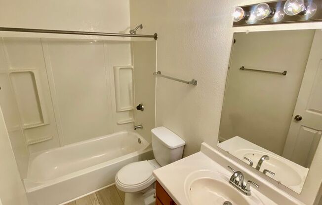 2 beds, 2 baths, $1,595, Unit # 225