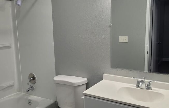 3 beds, 1 bath, 945 sqft, $1,700, Unit 1326 M4