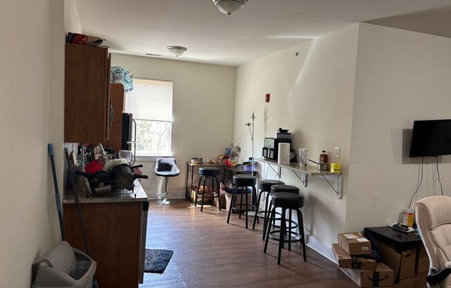 3 beds, 3 baths, 823 sqft, $1,895, Unit Unit 19