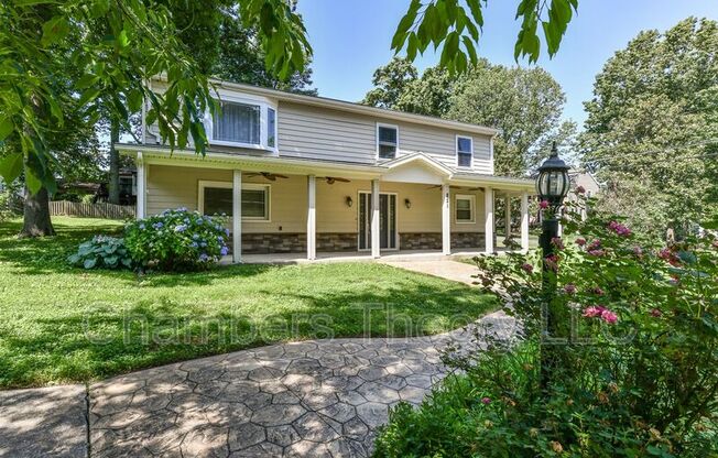 821 NINOVAN RD SE