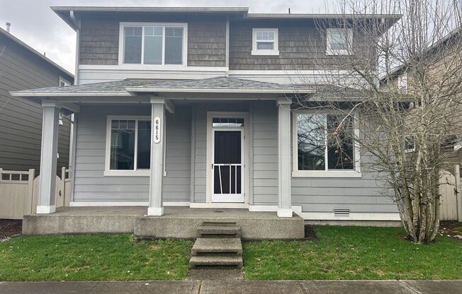 Spacious 4 Bed, 2.5 Bath Home in Lacey
