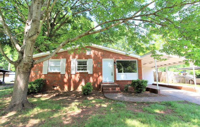 Fully Renovated 3-Bedroom Ranch in South Charlotte!