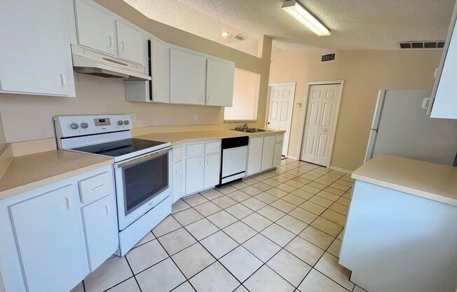 3 beds, 2 baths, $1,750