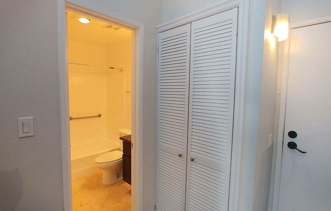 2 beds, 1 bath, 925 sqft, $2,850, Unit 307