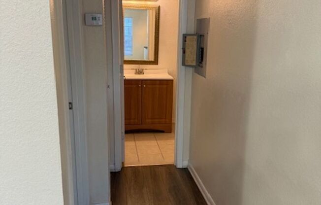 2 beds, 2 baths, 971 sqft, $1,700, Unit 517