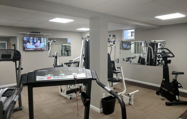 1 bed, 1 bath, 755 sqft, $945, Unit 12