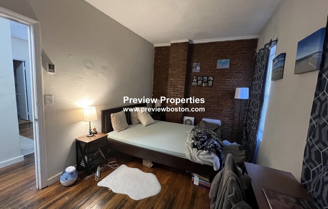 886 Huntington Ave.