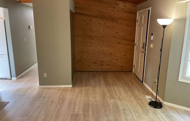 Beautiful & stunning 3-bed, 2-bath house in Sammamish for rent!