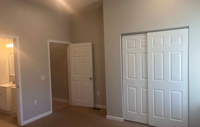 1 bed, 2 baths, $1,250