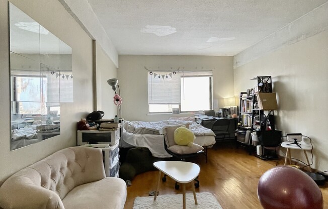 1110 COMMONWEALTH AVE