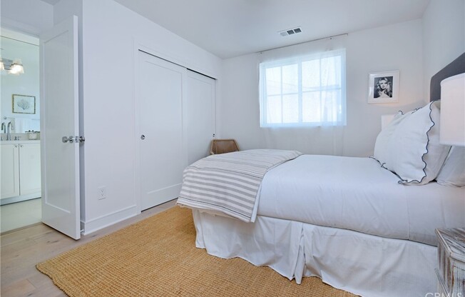 4641 CAHUENGA BLVD