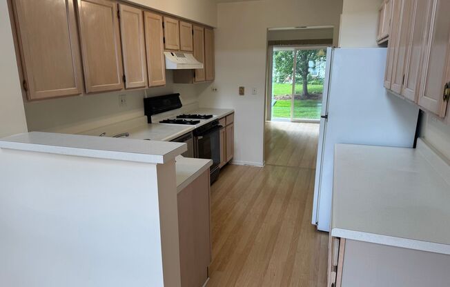 Popular, Turnberry Manor 2BR, 2.5BA, 2-STORY, 1CGAR