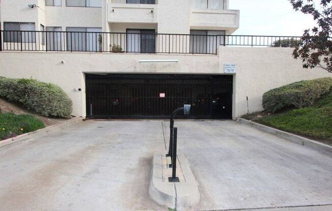 2 beds, 1.5 baths, $2,589
