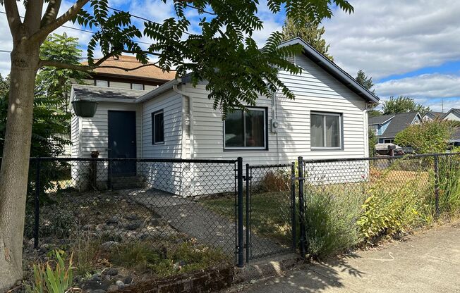 Charming Cottage in Downtown Washougal