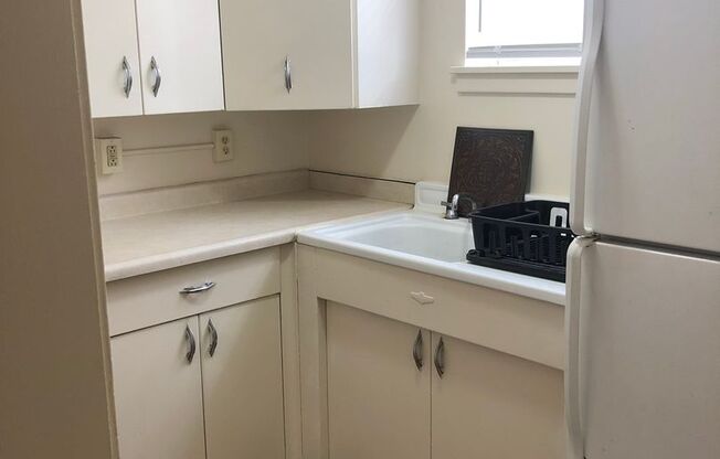 1 bed, 1 bath, 560 sqft, $635, Unit 1500-501