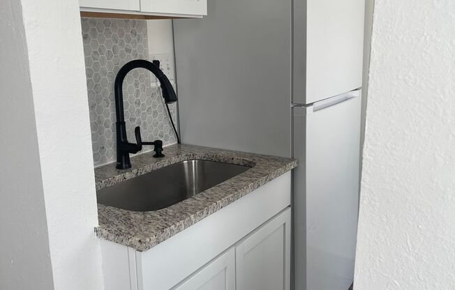 1 bed, 1 bath, 368 sqft, $725, Unit 05