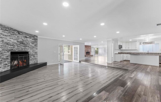 8558 PASO ROBLES AVE