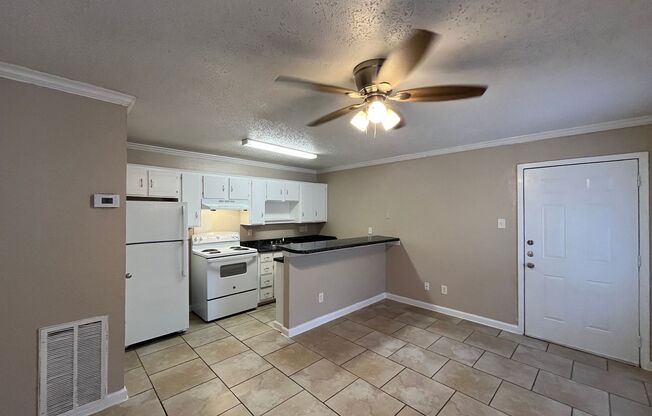 1 bed, 1 bath, 448 sqft, $1,100, Unit 134