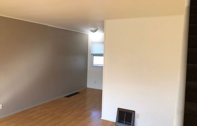 2 beds, 1 bath, 812 sqft, $800, Unit 708