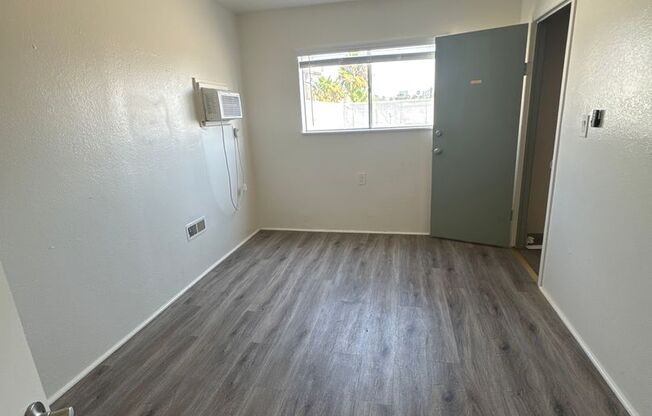 Studio, 1 bath, 160 sqft, $1,450, Unit First Door on the Left