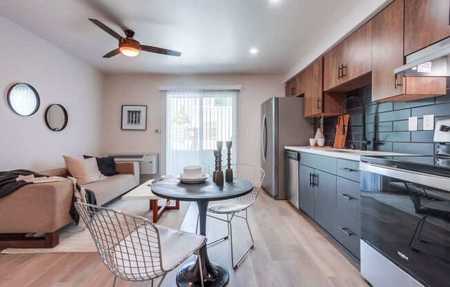 3 beds, 2 baths, 970 sqft, $3,495, Unit 4880-1