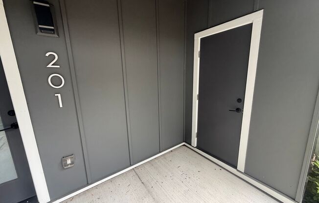 2 beds, 1 bath, 745 sqft, $2,095, Unit 8513-201