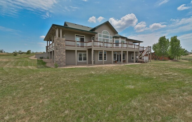 Five Bedroom Ranch Home on 33+ Acres For Rent in Longmont