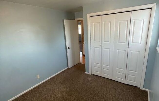 3 beds, 1 bath, 1,000 sqft, $1,295, Unit Unit 6