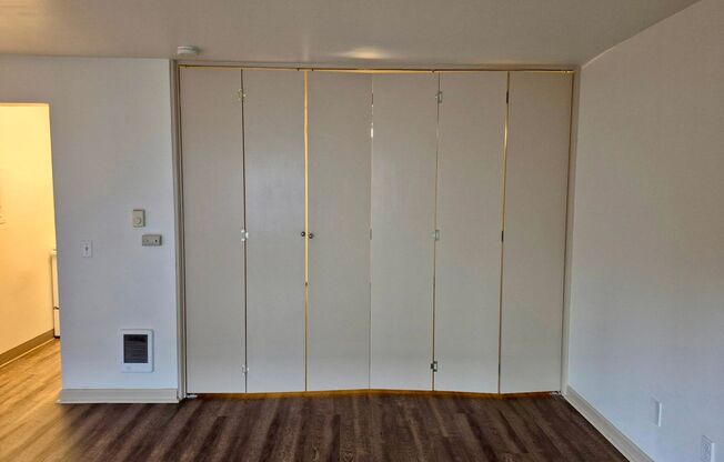 Arllis Arms Apartments