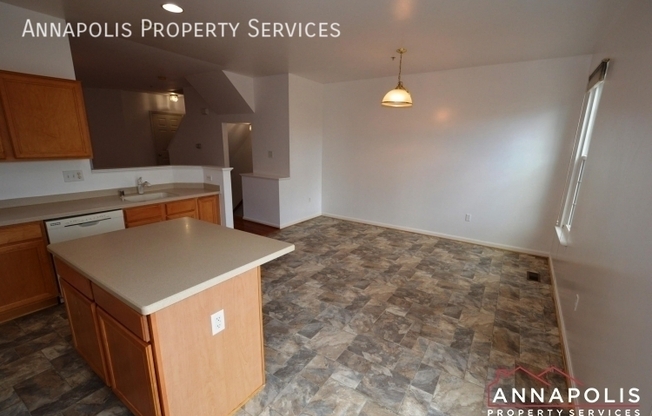 1016 MEANDERING WAY