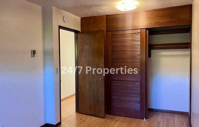 2 beds, 1 bath, $1,370, Unit 04