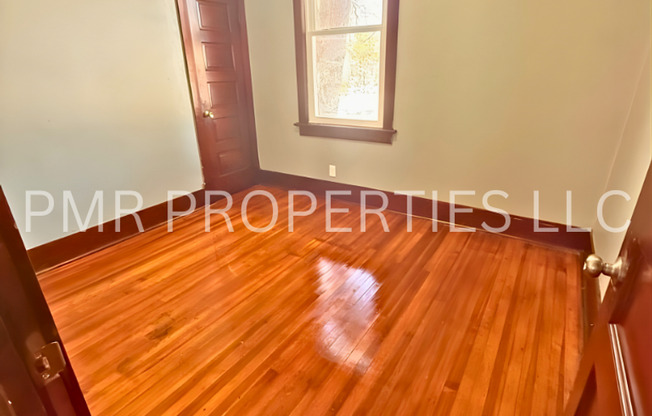 2 Bedrooms/1 Bathroom House