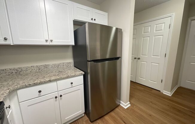 1 bed, 1 bath, 871 sqft, $1,400, Unit 2706-5 Pearl Remodel