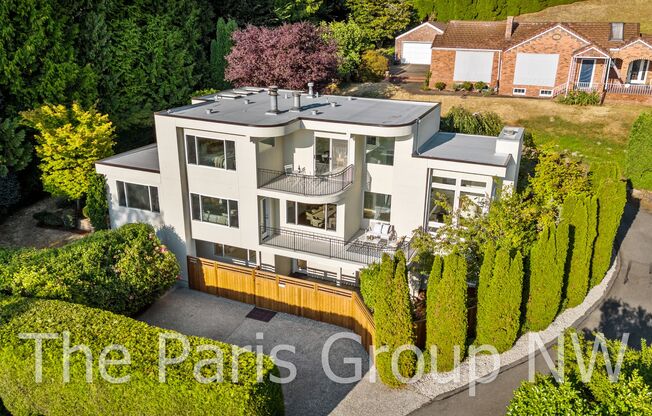 Stunning 3 Story Kirkland Water View Home * Central A/C * Pristine * Ideal Location