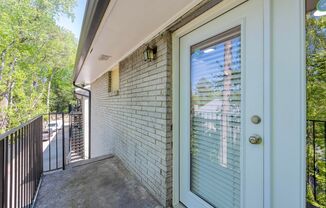 Monteleone: Fully renovated apartments on Briarcliff Road; Emory Cliff Shuttle; 1 month free!!!